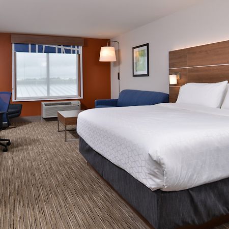 Holiday Inn Express & Suites - Marshalltown By Ihg מראה חיצוני תמונה