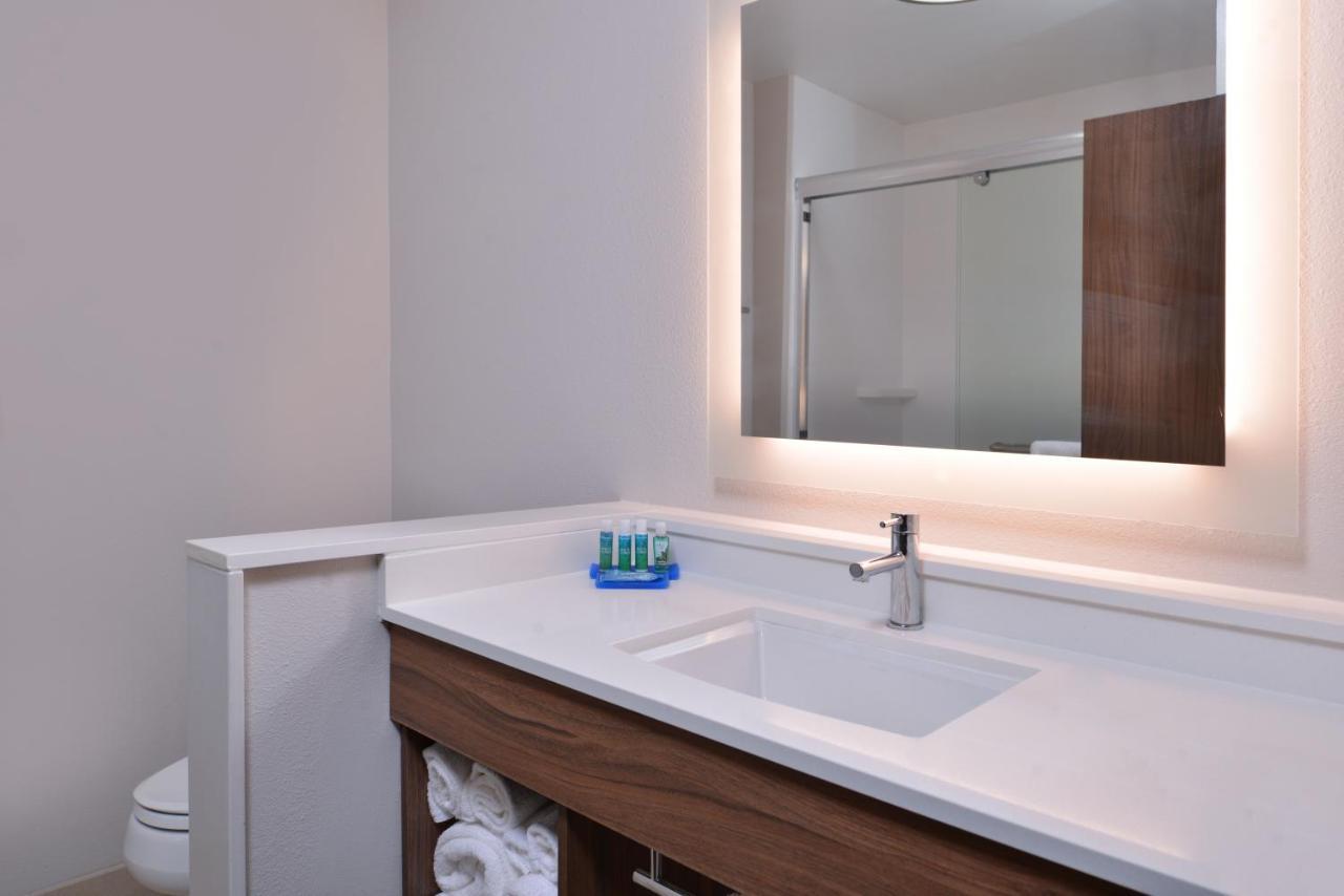 Holiday Inn Express & Suites - Marshalltown By Ihg מראה חיצוני תמונה