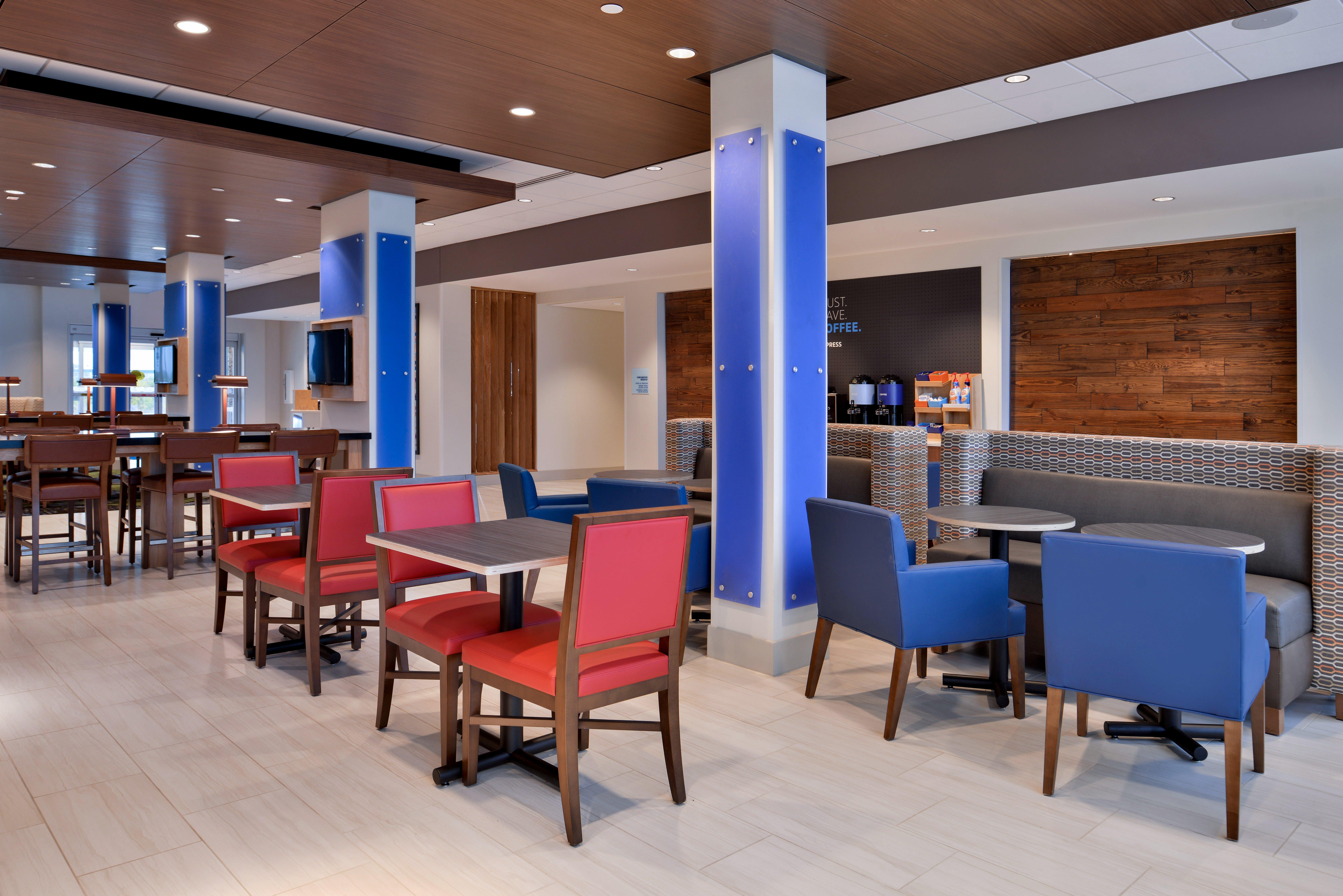 Holiday Inn Express & Suites - Marshalltown By Ihg מראה חיצוני תמונה