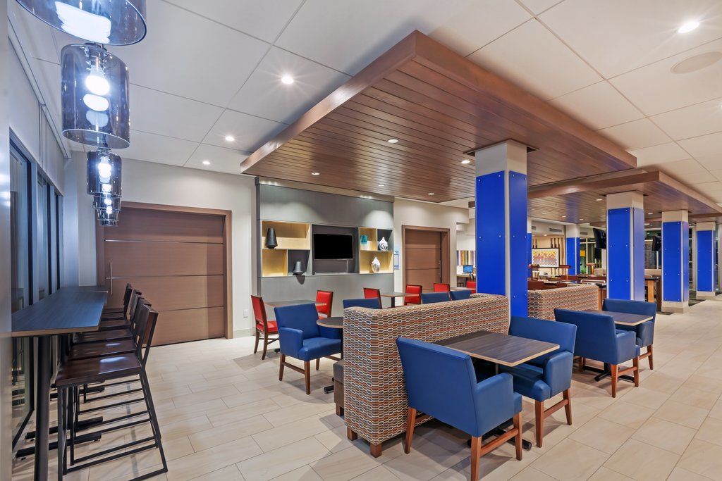 Holiday Inn Express & Suites - Marshalltown By Ihg מראה חיצוני תמונה